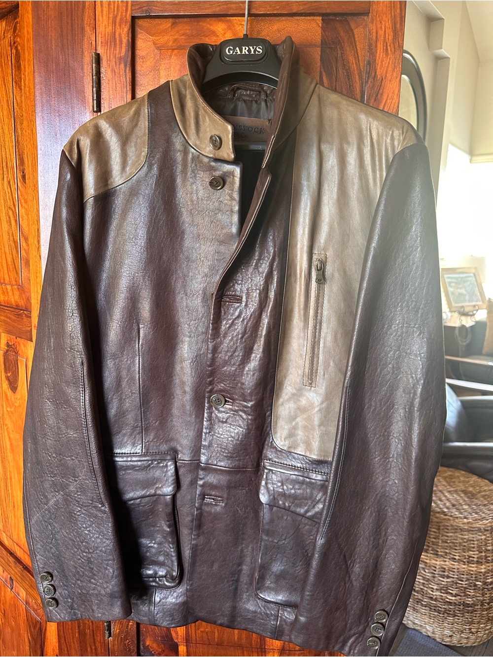 NWT Men's Two-Tone Brown Leather Bomber Jacket by Garys